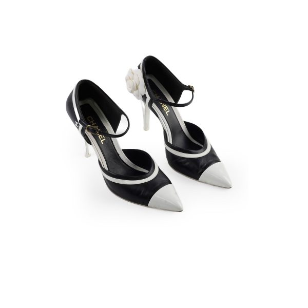 Chanel Pumps Size 41 Black White For Sale