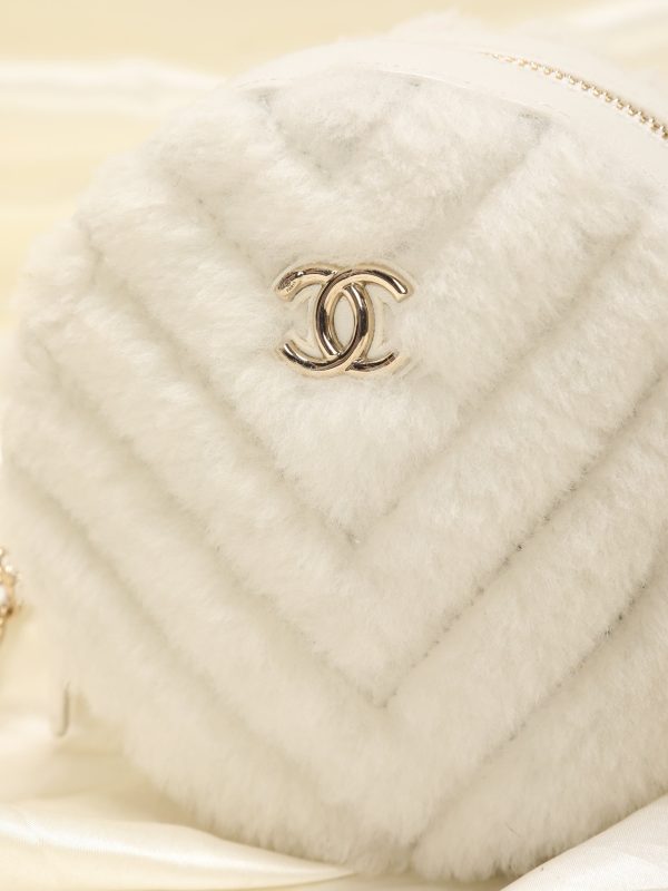 Chanel Circle Fur Crossbody Fashion