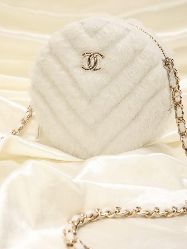 Chanel Circle Fur Crossbody Fashion