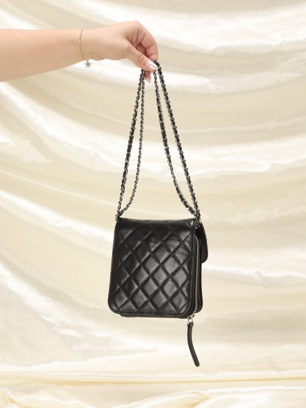 Chanel Mini Clams Crossbody Hot on Sale