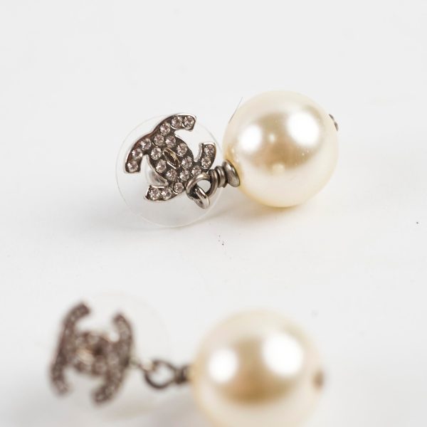 Chanel CC Pearl Drop Earrings Costume Jewellery Online Hot Sale