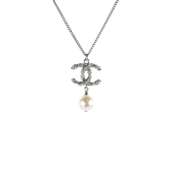 Chanel CC Logo Pearls Necklace Discount